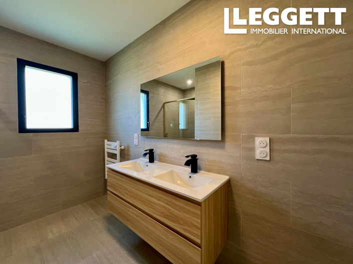 Image No.9-3 Bed House for sale