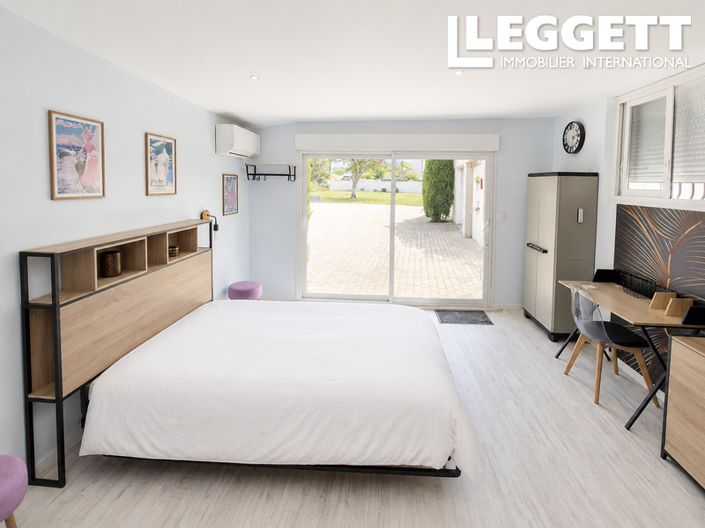 Image No.9-1 Bed Land for sale