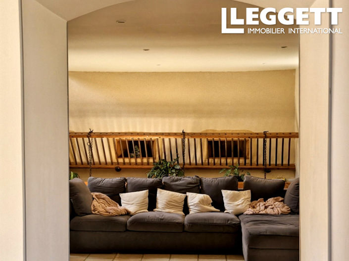Image No.5-5 Bed House for sale
