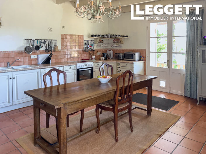 Image No.7-7 Bed House for sale