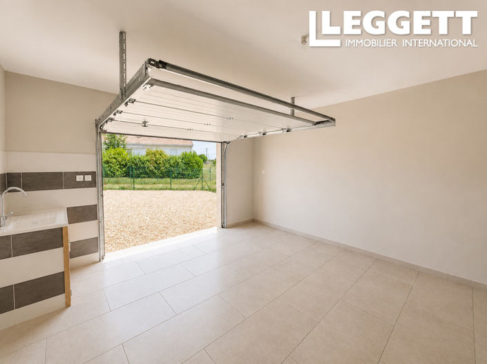 Image No.8-3 Bed House for sale