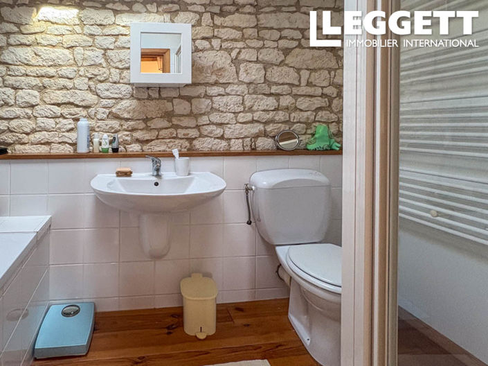 Image No.10-3 Bed House for sale