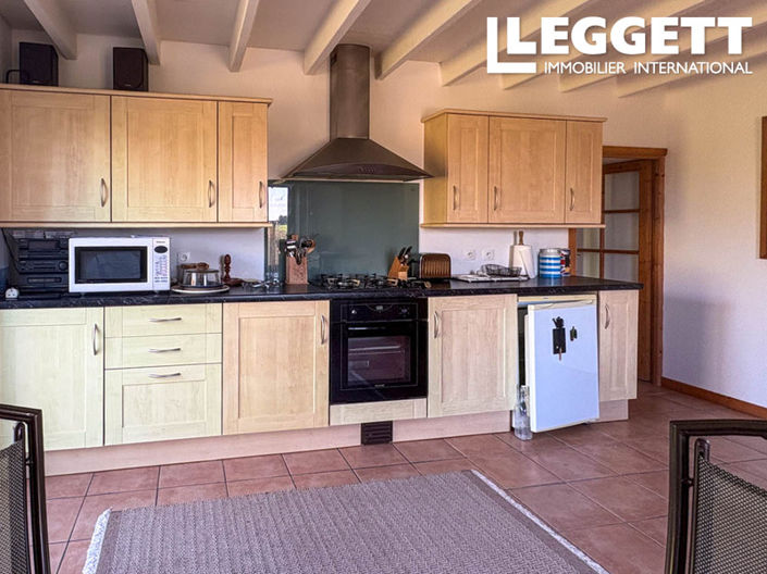 Image No.6-3 Bed House for sale