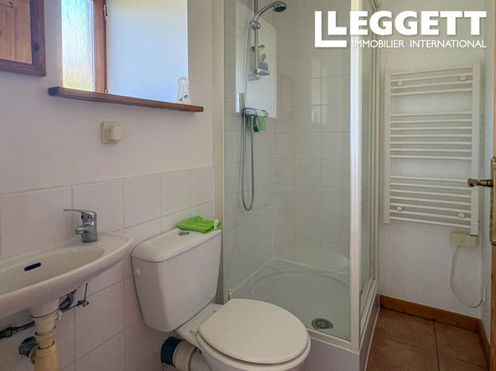 Image No.8-3 Bed House for sale