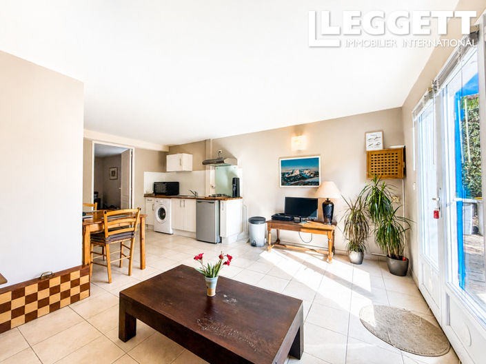 Image No.10-3 Bed House for sale