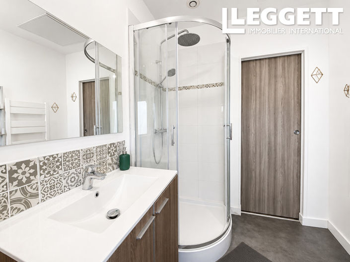 Image No.6-2 Bed House for sale