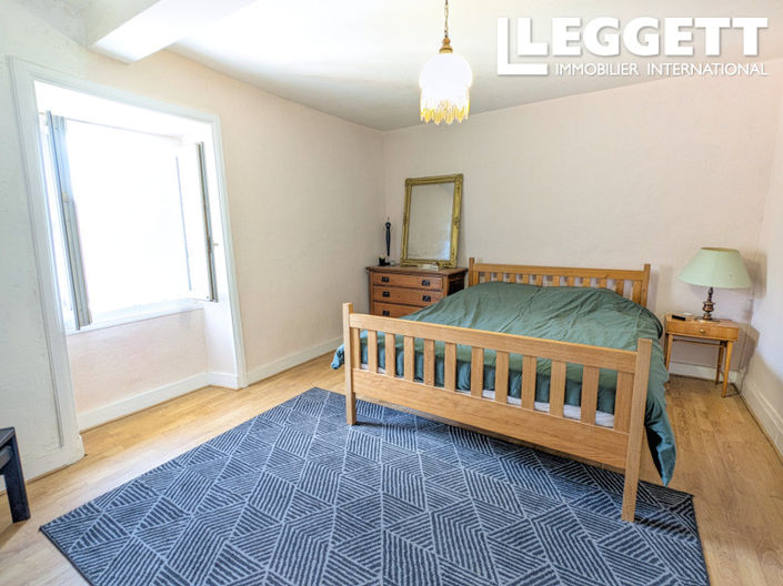Image No.6-4 Bed House for sale