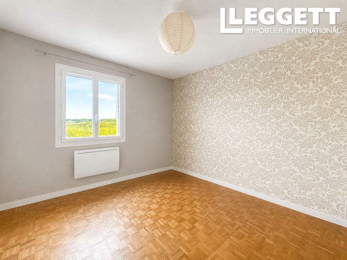 Image No.6-5 Bed House for sale