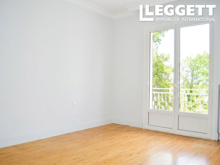 Image No.6-6 Bed House for sale