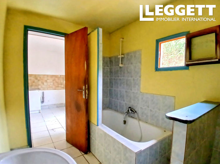 Image No.8-2 Bed House for sale