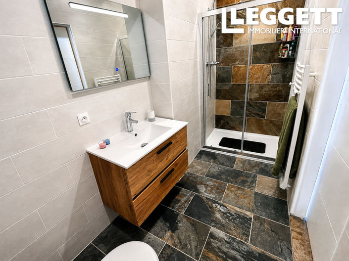 Image No.8-3 Bed House for sale