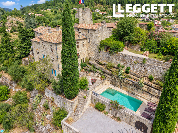 Image No.2-Châteaux de 7 chambres à vendre à Ucel
