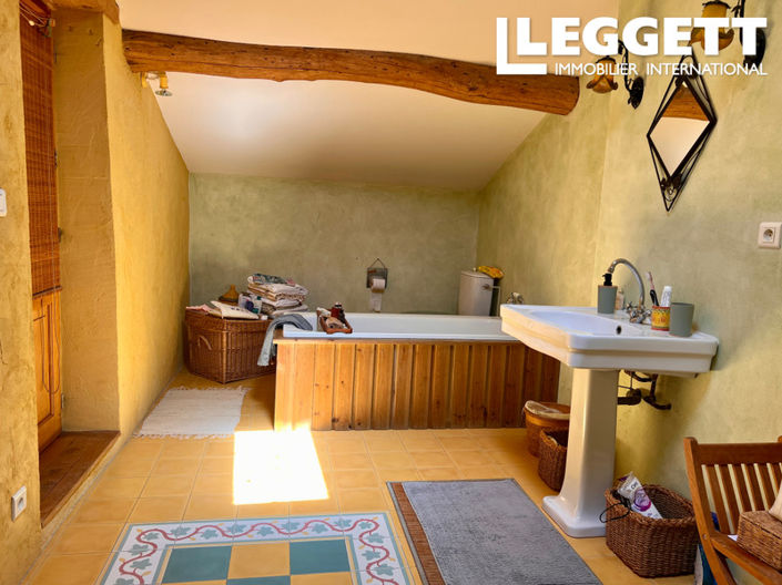 Image No.6-3 Bed House for sale