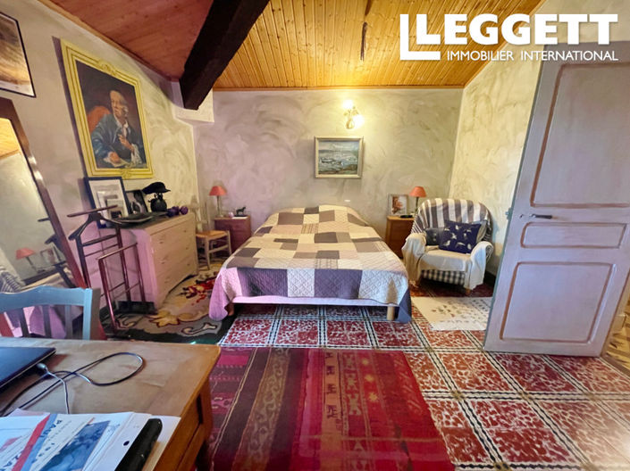 Image No.8-4 Bed House for sale