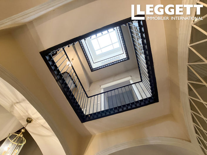 Image No.6-5 Bed House for sale