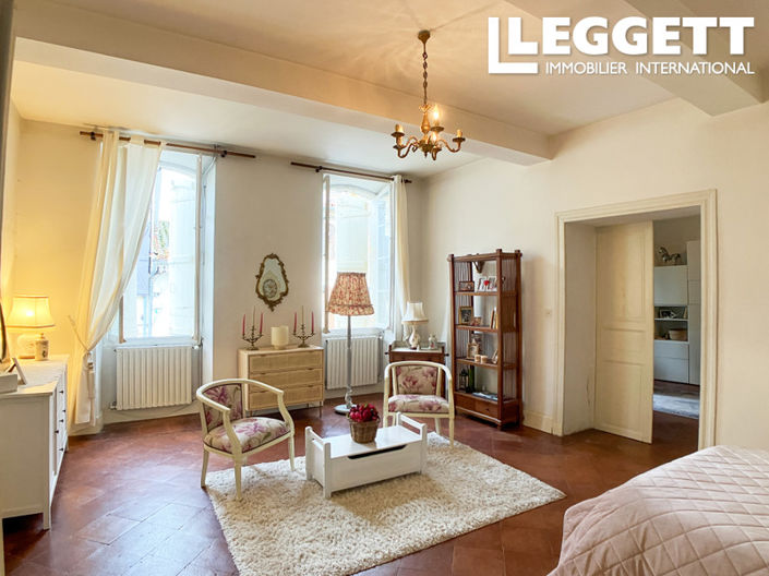 Image No.8-5 Bed House for sale
