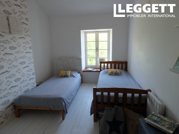 Image No.10-6 Bed House for sale