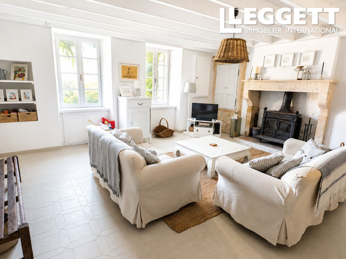 Image No.2-6 Bed House for sale