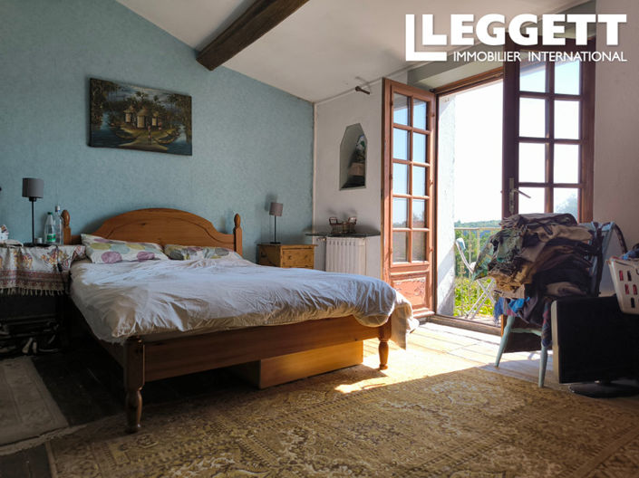 Image No.8-5 Bed House for sale