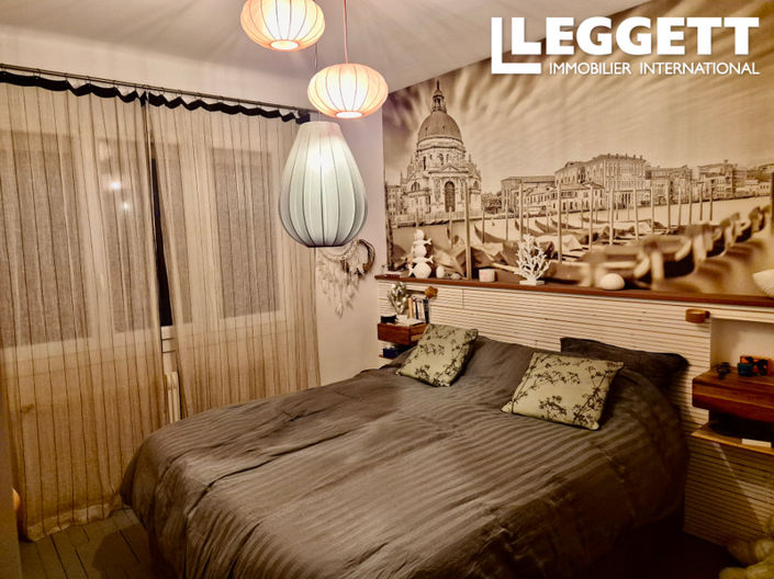 Image No.5-2 Bed House for sale