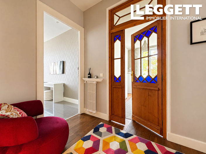 Image No.7-5 Bed House for sale