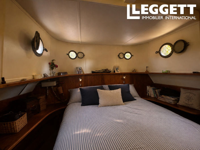 Image No.6-2 Bed House for sale