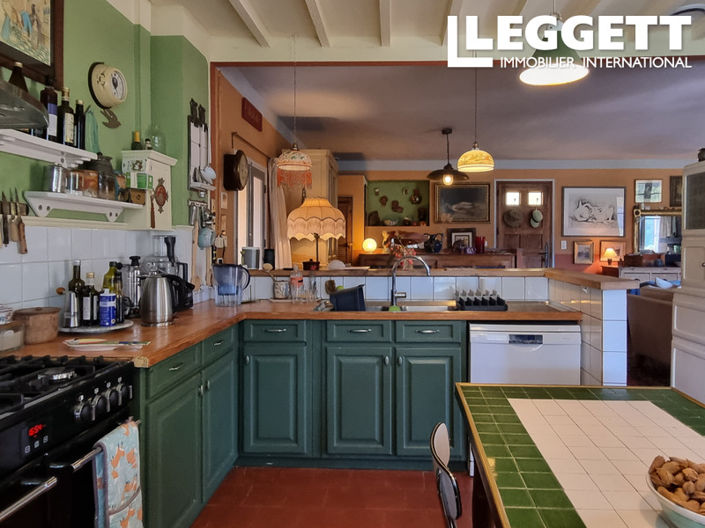 Image No.8-4 Bed House for sale