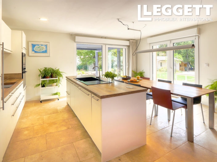 Image No.3-4 Bed House for sale