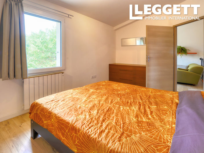 Image No.6-4 Bed House for sale