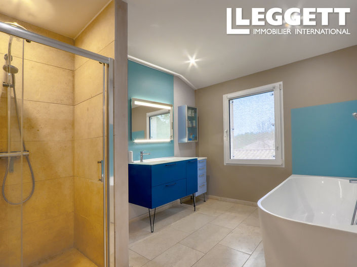 Image No.7-4 Bed House for sale