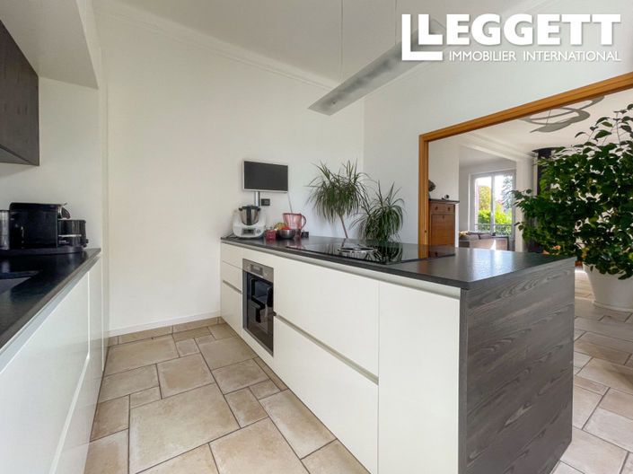 Image No.3-5 Bed House for sale