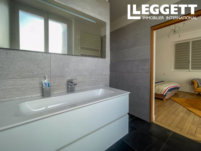 Image No.5-5 Bed House for sale