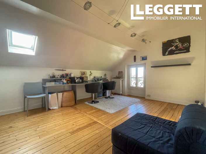 Image No.8-5 Bed House for sale