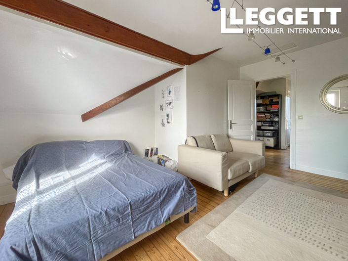 Image No.9-5 Bed House for sale