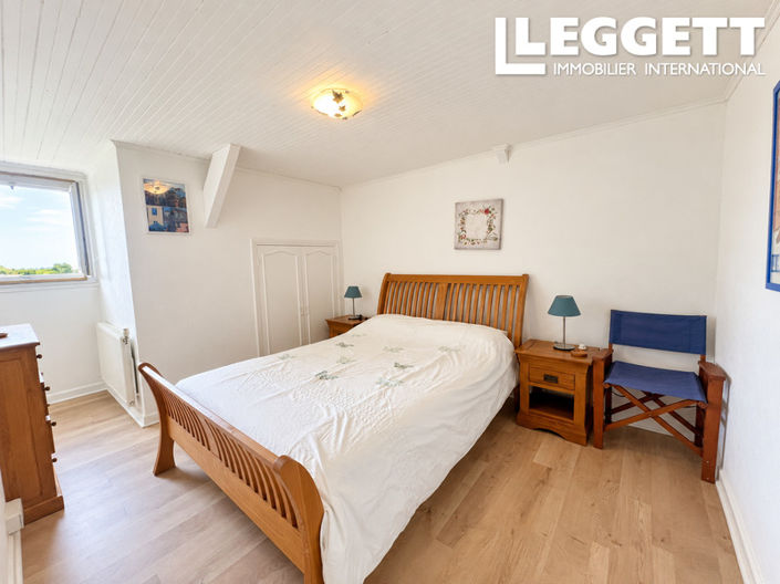 Image No.7-4 Bed House for sale