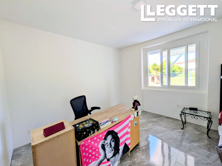 Image No.8-3 Bed House for sale
