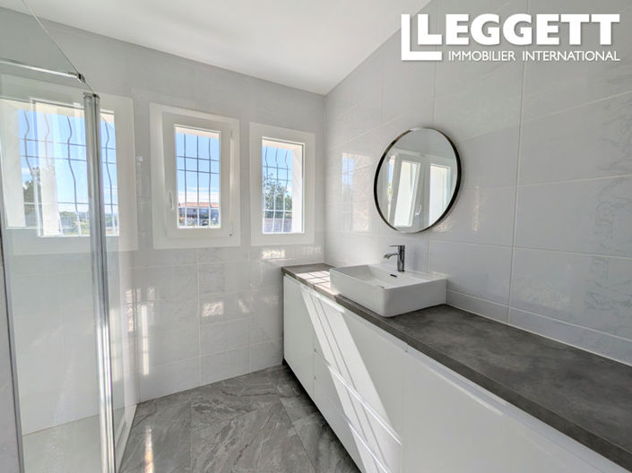 Image No.9-3 Bed House for sale