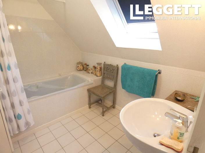 Image No.7-3 Bed House for sale