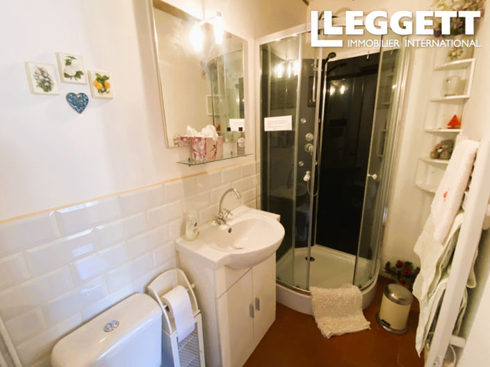 Image No.10-3 Bed House for sale