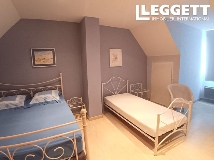 Image No.10-3 Bed House for sale
