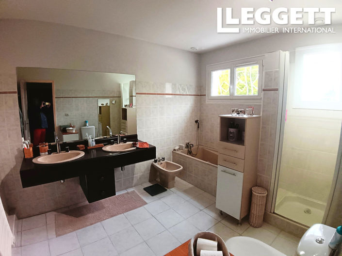 Image No.7-3 Bed House for sale