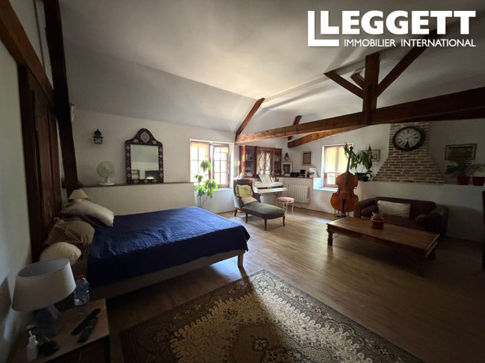 Image No.4-8 Bed House for sale