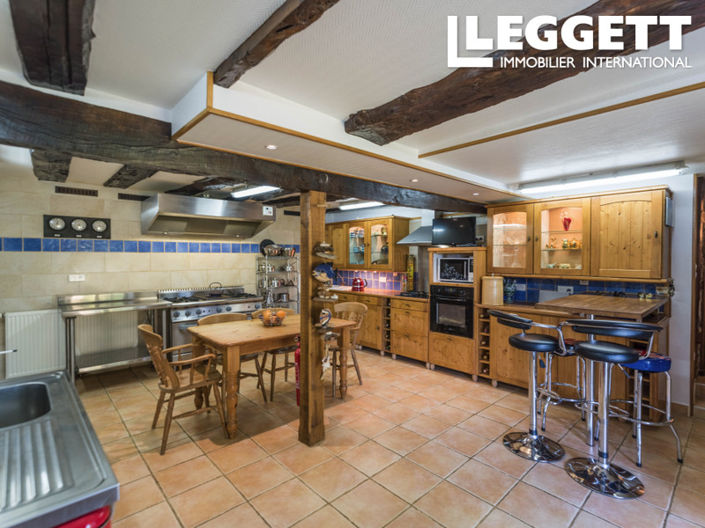 Image No.9-8 Bed House for sale