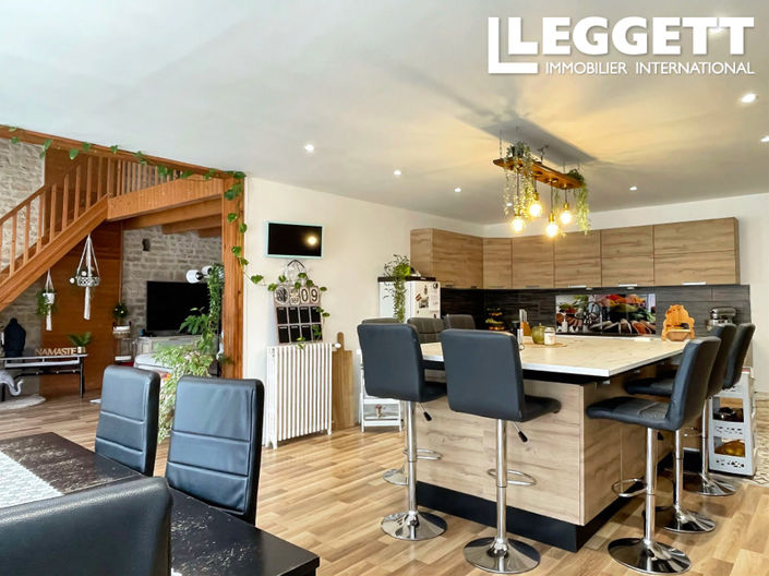 Image No.6-5 Bed House for sale