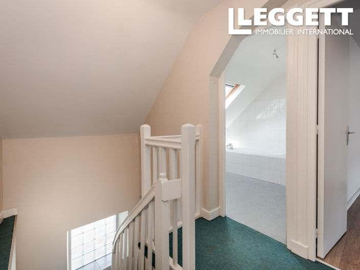 Image No.8-2 Bed House for sale