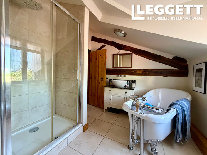 Image No.8-2 Bed House for sale