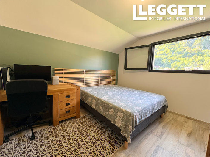 Image No.8-3 Bed House for sale
