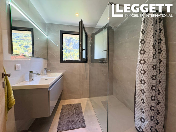 Image No.9-3 Bed House for sale