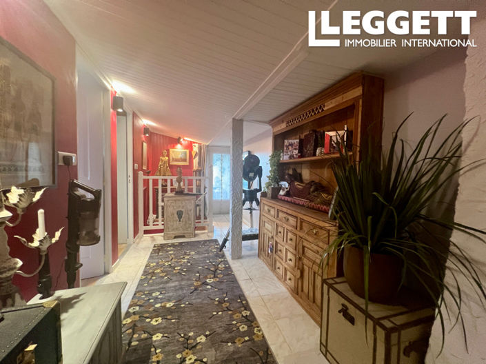 Image No.10-3 Bed House for sale