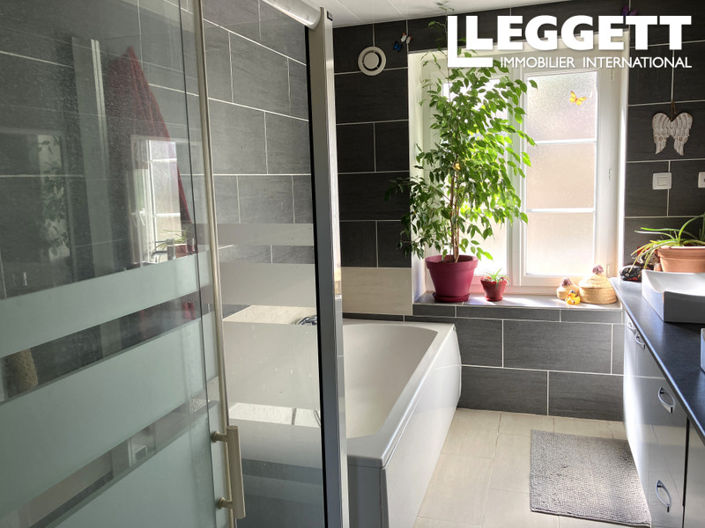 Image No.6-3 Bed House for sale
